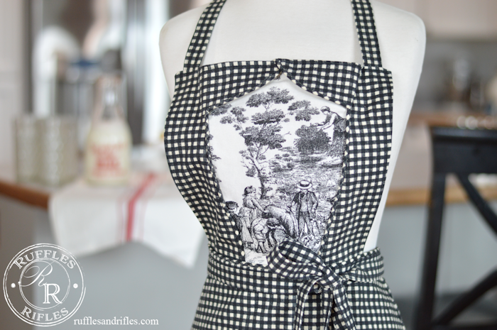 Marian Apron in Black and White